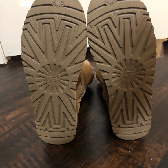 Ugg bow tie boots “not knock offs” - Picture 3 of 8